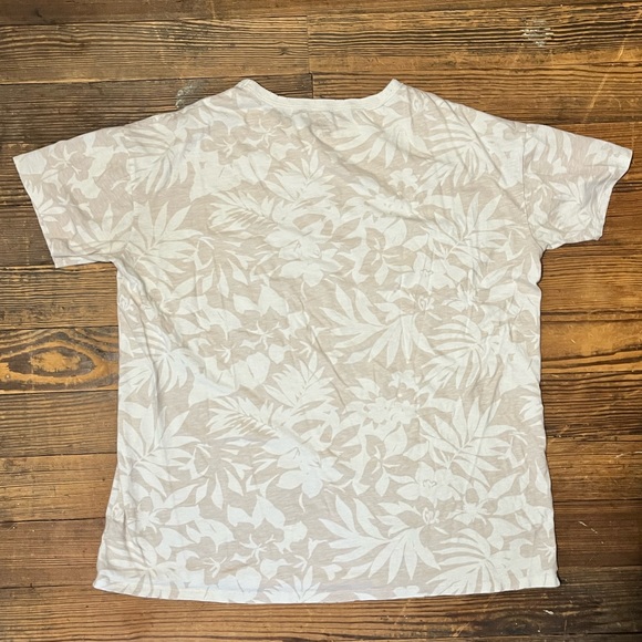 Medium Aerie Beige and White Floral Oversized Tee American Eagle - Picture 2 of 2
